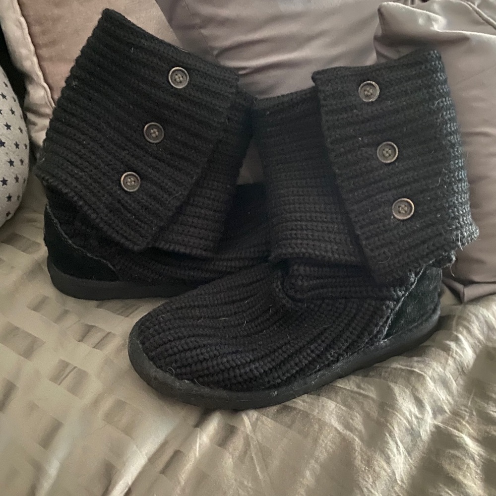 Ugg - Picture 2 of 3